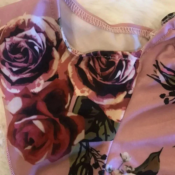 Bundle of 4, three onesies and one cute, Rare Edition top - Picture 8 of 10